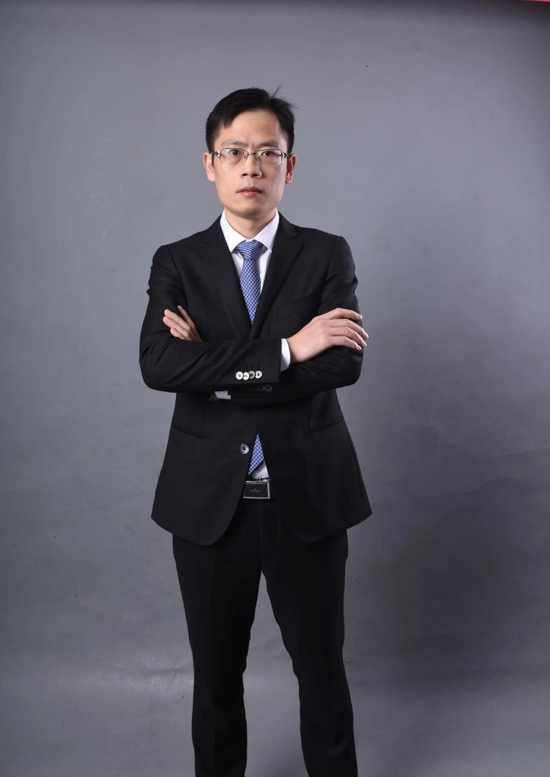 莫经理